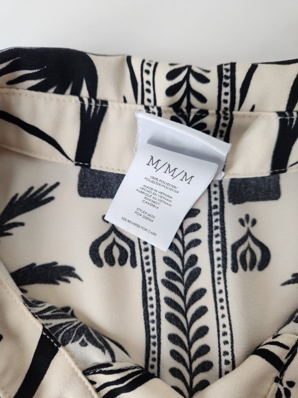 CABI Marrakesh Blouse Cream Black palm tropical floral borders  Sz M #6625 - Picture 8 of 13